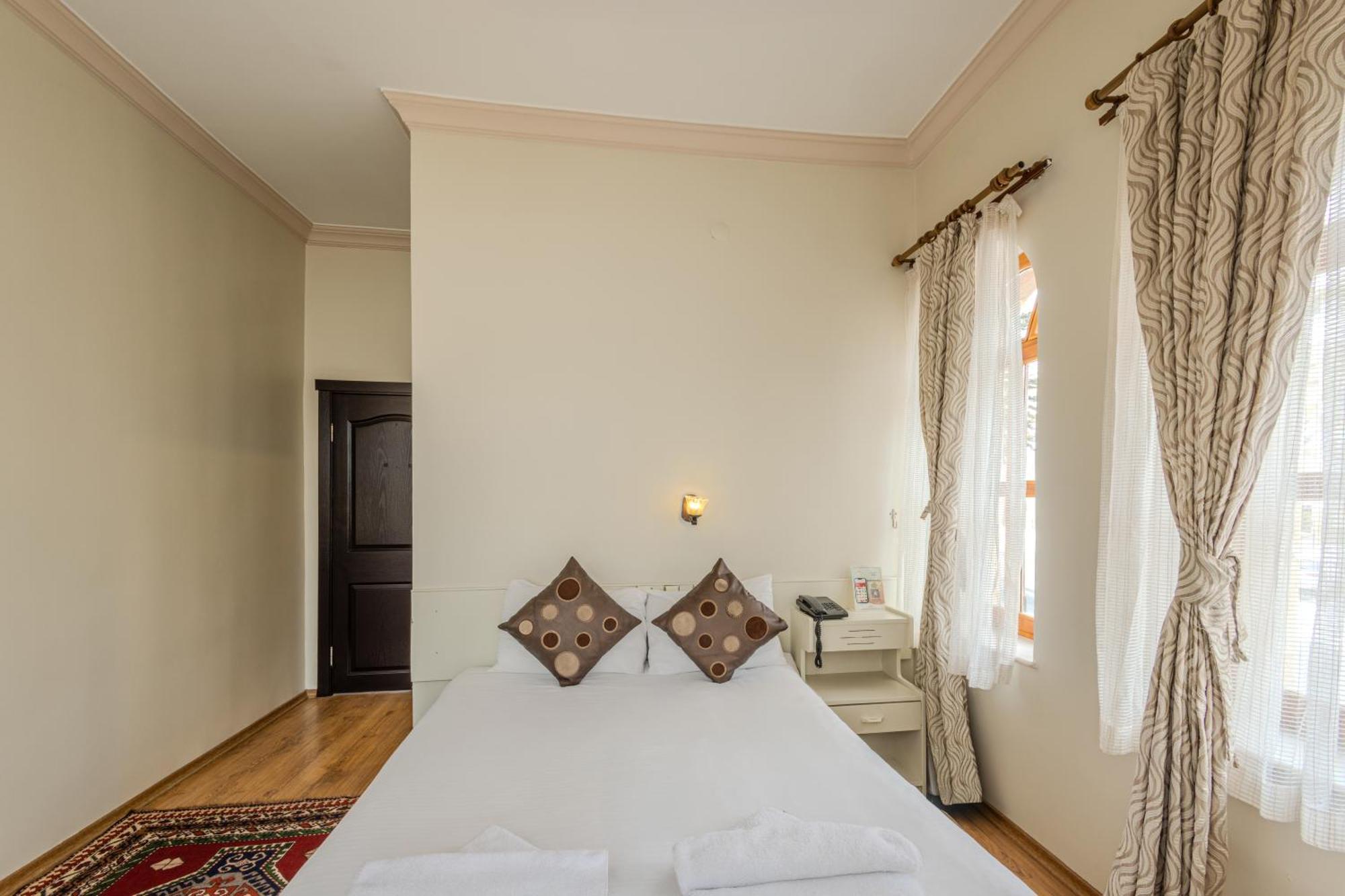 อาคูชุน โฮเต็ล Hotel อูร์กุบ ภายนอก รูปภาพ